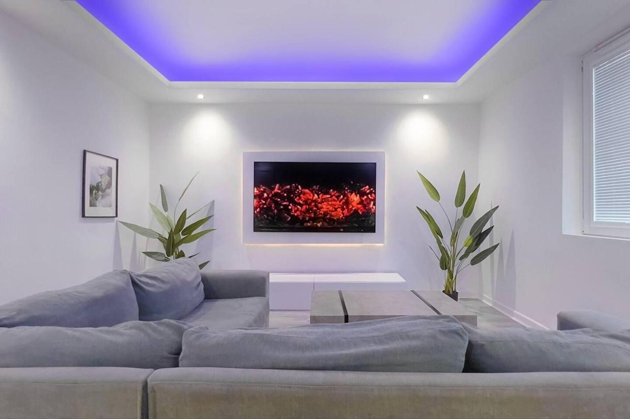 Stunning Luxury Apartment Near Motherwell Wishaw  Eksteriør billede