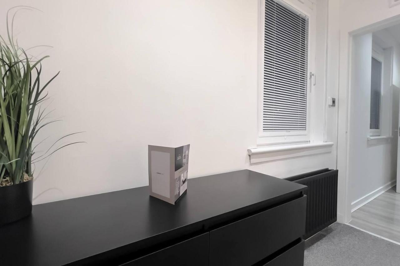 Stunning Luxury Apartment Near Motherwell Wishaw  Eksteriør billede