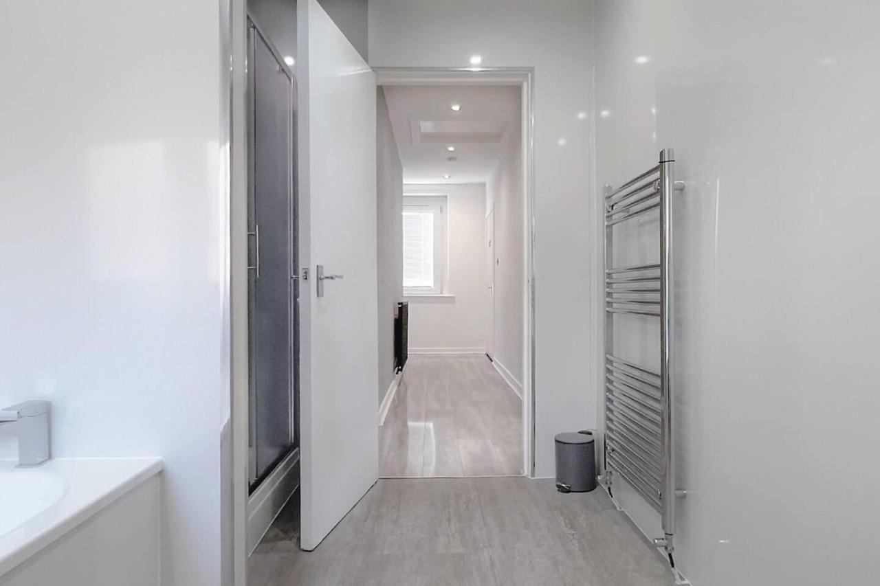 Stunning Luxury Apartment Near Motherwell Wishaw  Eksteriør billede