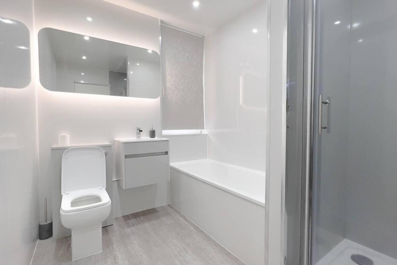Stunning Luxury Apartment Near Motherwell Wishaw  Eksteriør billede