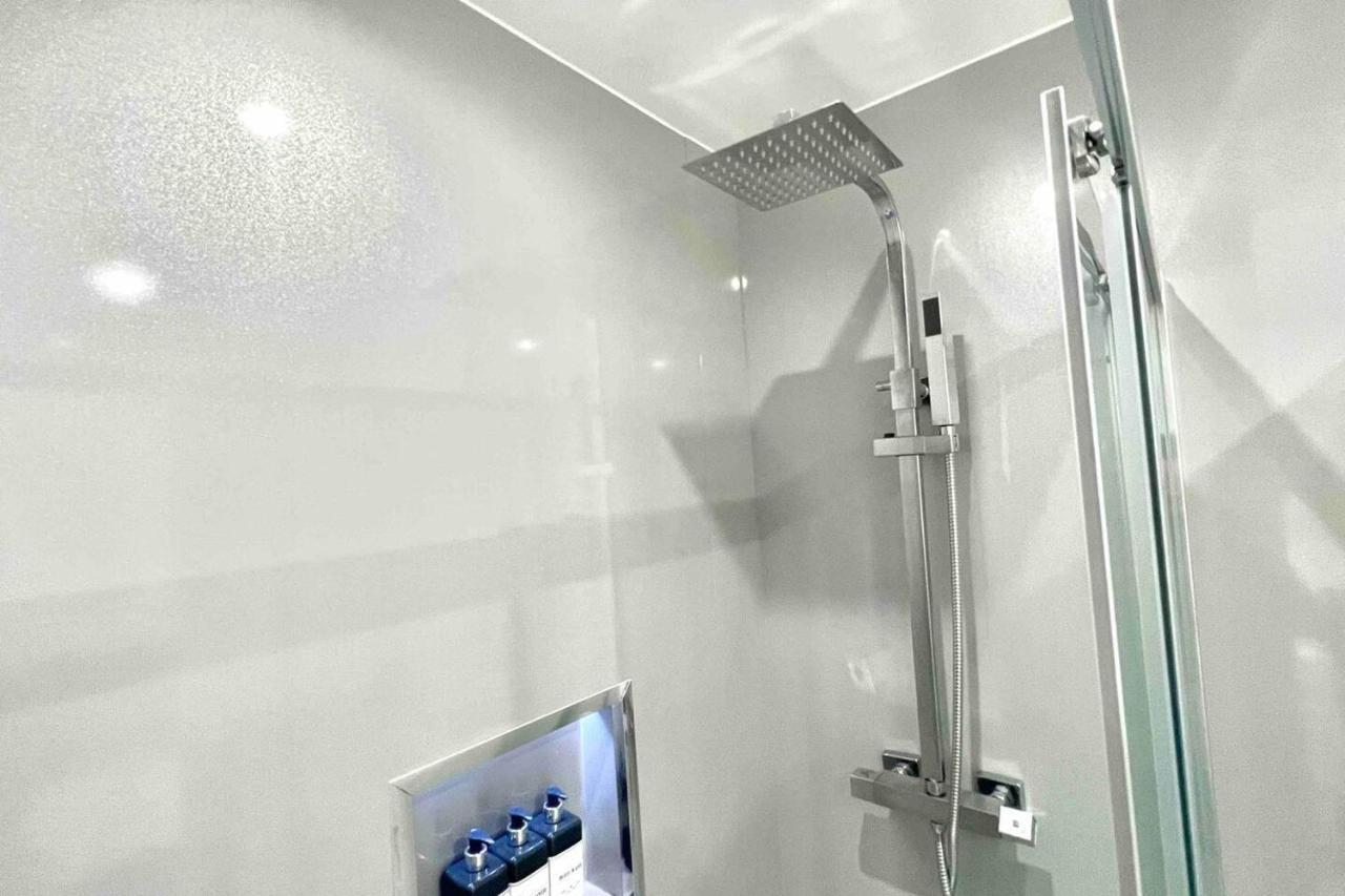 Stunning Luxury Apartment Near Motherwell Wishaw  Eksteriør billede